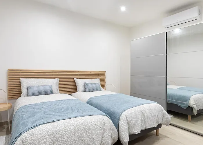 Cosy Apartment In Historic Fort Chambray, Gozo